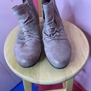 Women's Muave Ankle Boots